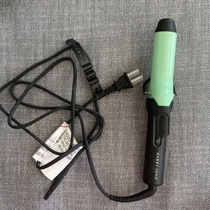 Harry Josh travel curling iron